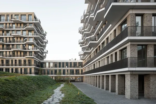 rugged-and-robust-character-of-brick-r-triumphs-as-part-of-an-architectural-gem