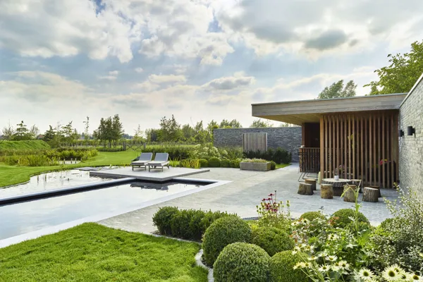 Light grey clay paver demonstrates its versatility as a paving material