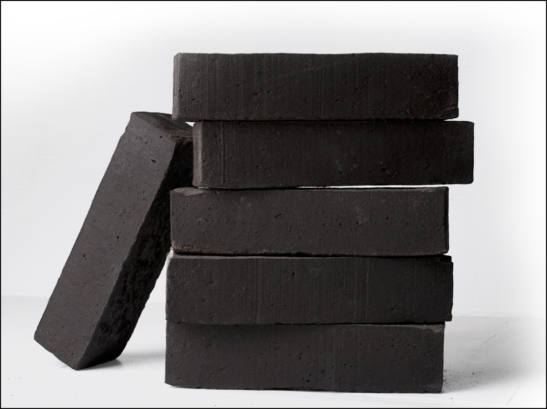 Vande Moortel launches two new dark clay pavers