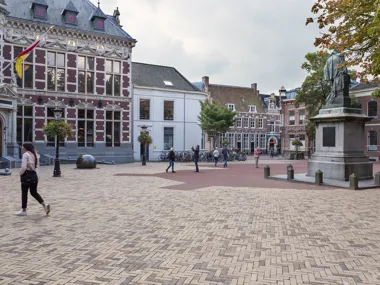 Renovation project using clay pavers in the historic centre of Utrecht 