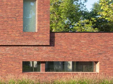 Functional detailing in brickwork with ‘linea 3016’ 