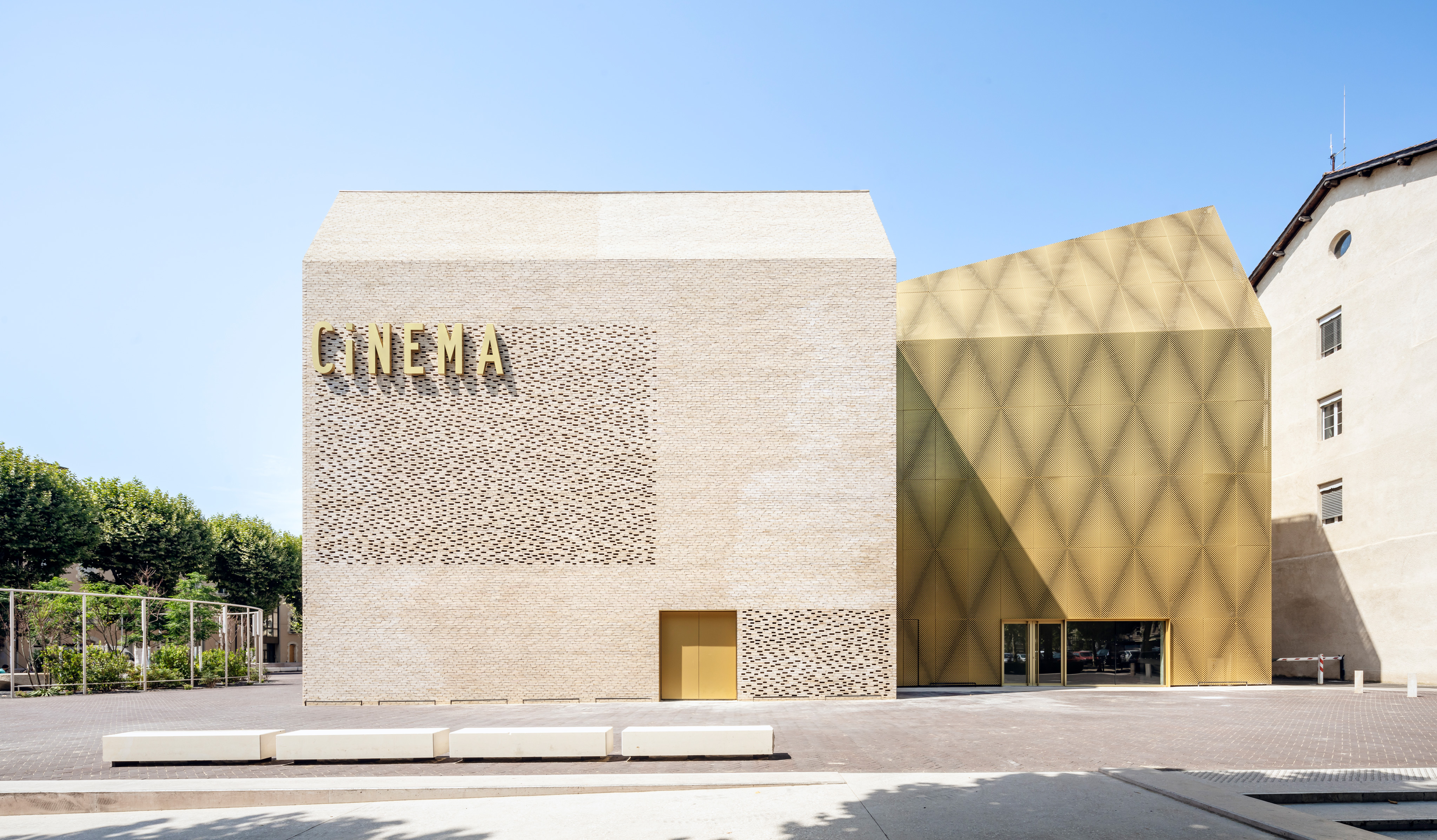 ‘Le Grand Palais’ cinema in Cahors constructed using the 'linea 9001'