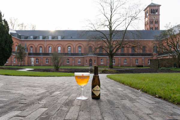 SeptimA clay pavers lead the way through the garden at Westmalle Abbey