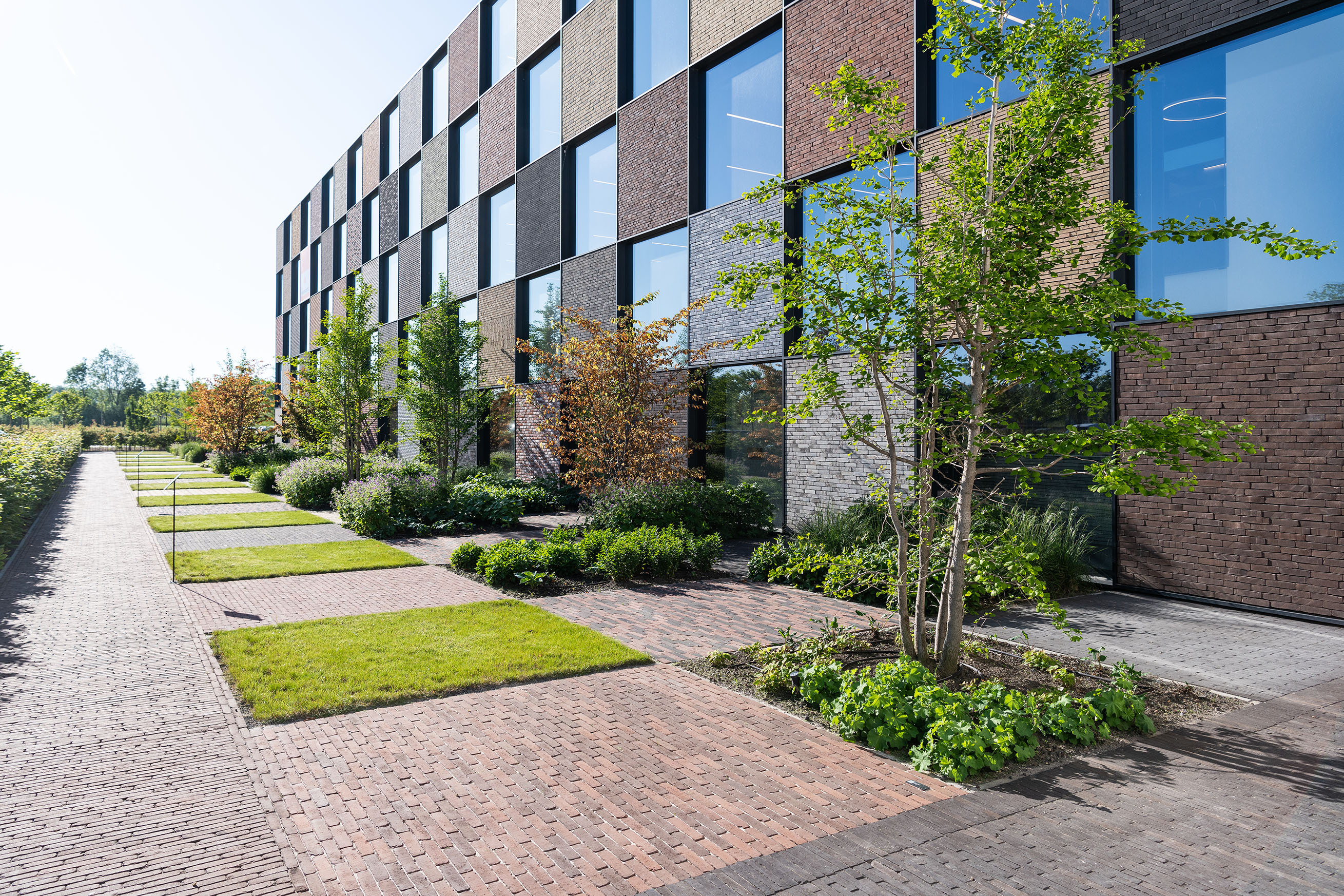 Welcome to the climate-proof outside space at Brickworks Vande Moortel