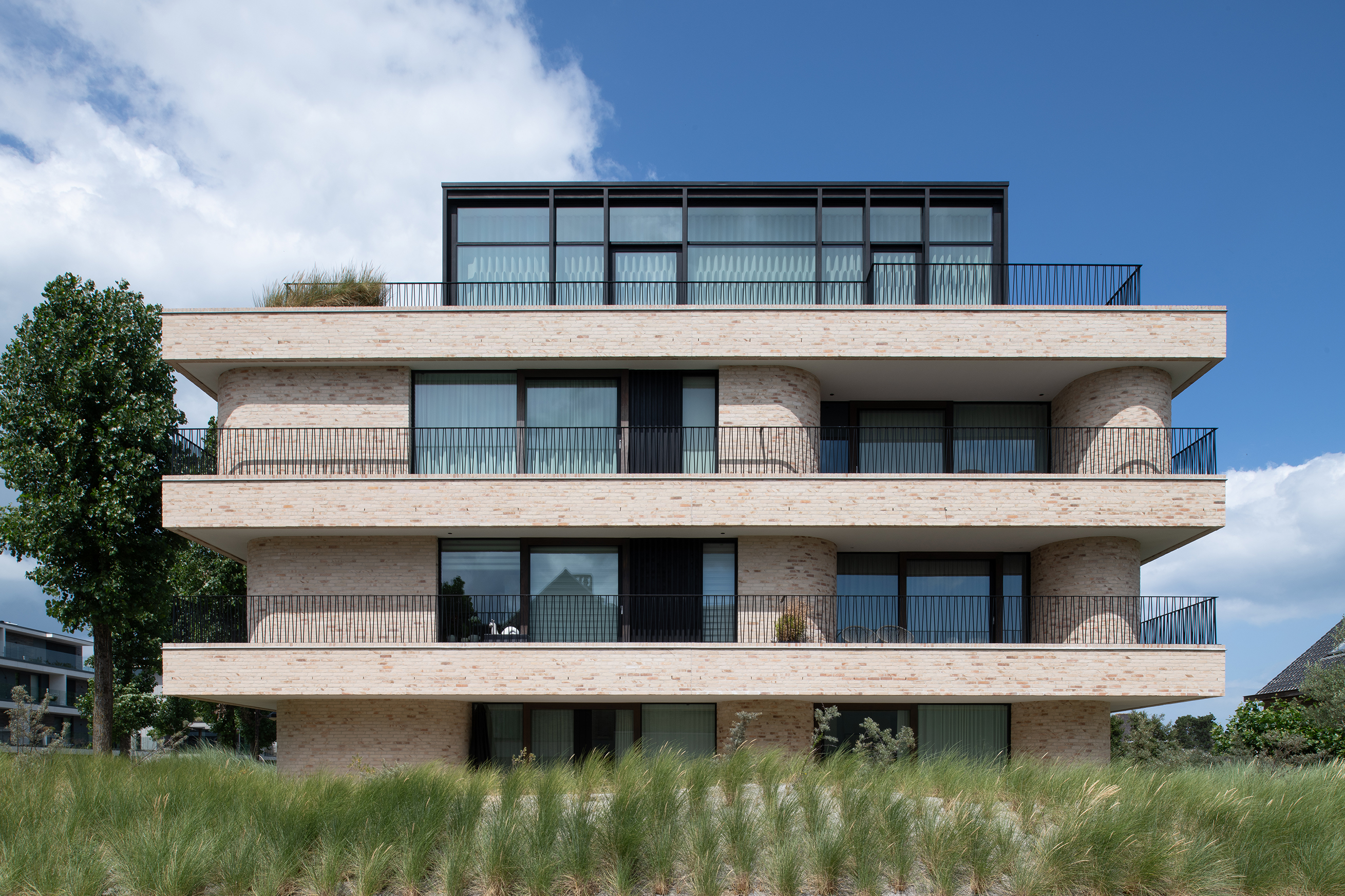 ‘Eileen Gray’ by Rietveld Projects is timeless minimalism in its most robust form